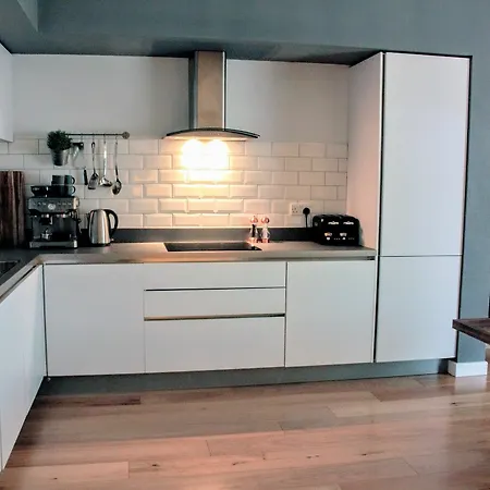 Appartement Contemporary With Garden