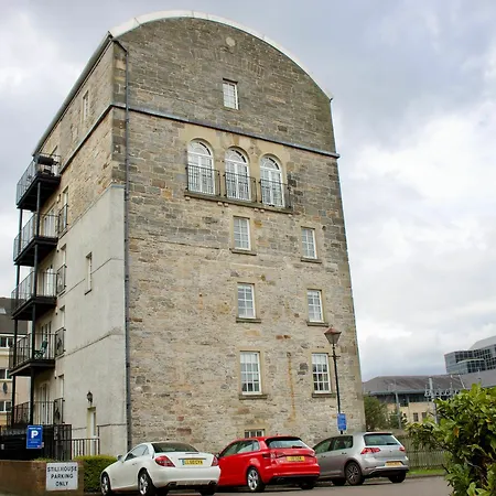 Beautiful 2 Bedroom Flat In Converted Distillery شقة *