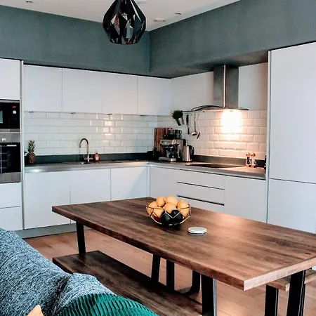 Appartement Contemporary With Garden