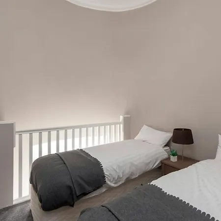 Cornerstone Apartament