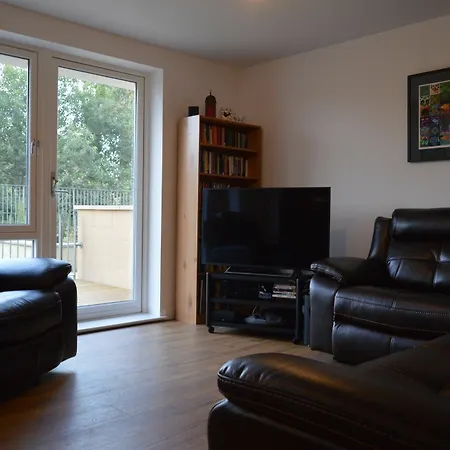 Apartment 2 Bedroom Central Ground Floor Flat With Garden Edinburgh