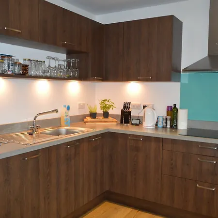 Apartment 2 Bedroom Central Ground Floor Flat With Garden Edinburgh