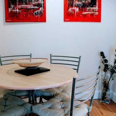 1 Bedroom In Leafy Morningside * Edimburgo
