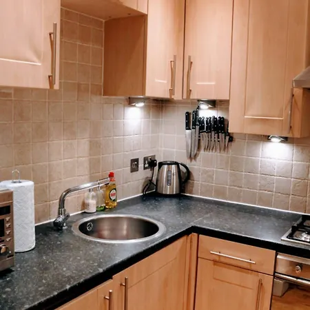 Apartamento 1 Bedroom In Leafy Morningside Edimburgo