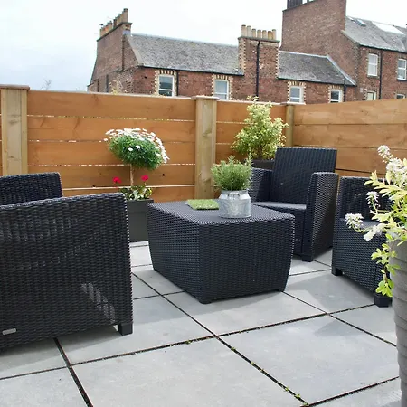 2 Bedroom With Free Parking Appartement