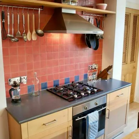 Lägenhet 2 Bedroom Flat Near The Kings Theatre Edinburg