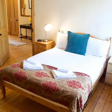Lägenhet 2 Bedroom Flat Near The Kings Theatre Edinburg