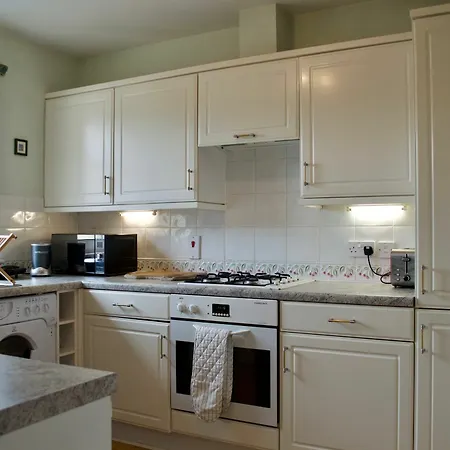 Bright 1 Bedroom In Apartament