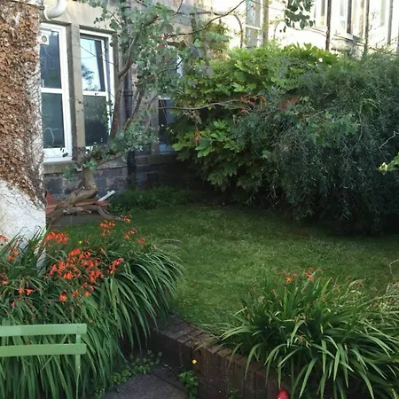 2 Bedroom Flat With Garden Appartement