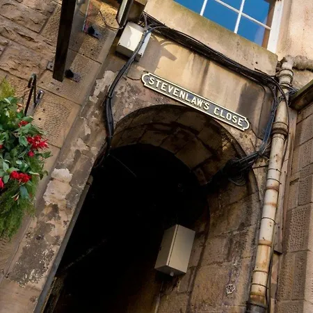 Apartment Beautiful Newly Decorated Flat On The Royal Mile! *