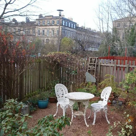 Stockbridge Flat With Garden *