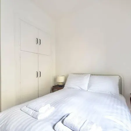 Homely 2br Flat In By Guestready