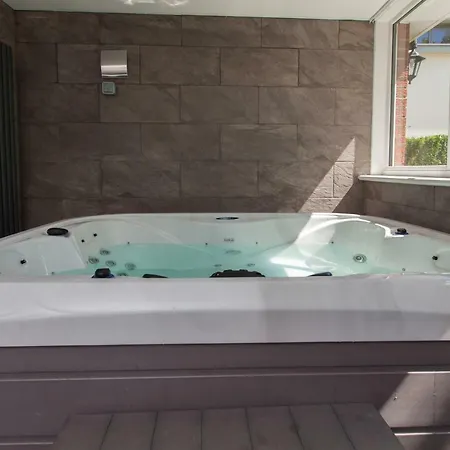 Luxury Central Townhouse With A Hot Tub Edimburgo