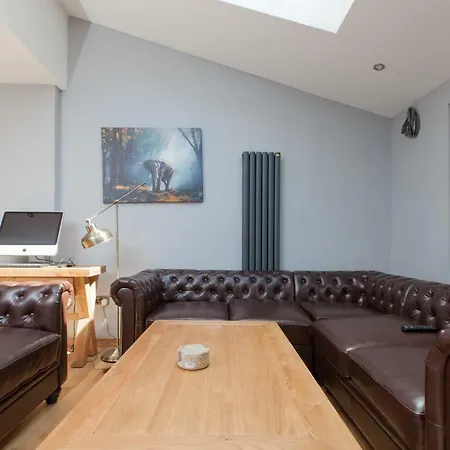Luxury Central Townhouse With A Hot Tub Edimburgo