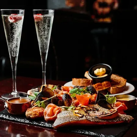 Angels Share 4* Edinburgh