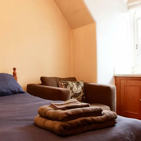 Διαμέρισμα Charming Traditional Top Floor Haymarket Flat Εδιμβούργο