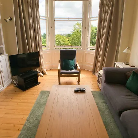 Bright Bruntsfield Daire