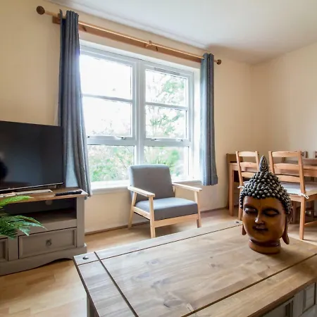Bright & Tranquil Near Centre With Free Parking! Apartamento Edimburgo