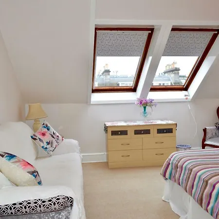 Victorian 3 Bedroom In Scenic West End
