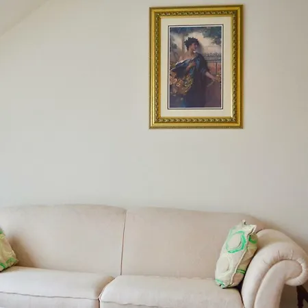 Victorian 3 Bedroom In Scenic West End شقة *