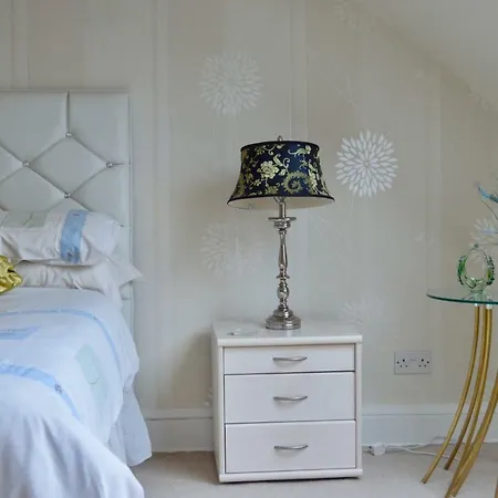 Victorian 3 Bedroom In Scenic West End شقة إدنبرة