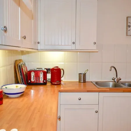 شقة Victorian 3 Bedroom In Scenic West End *