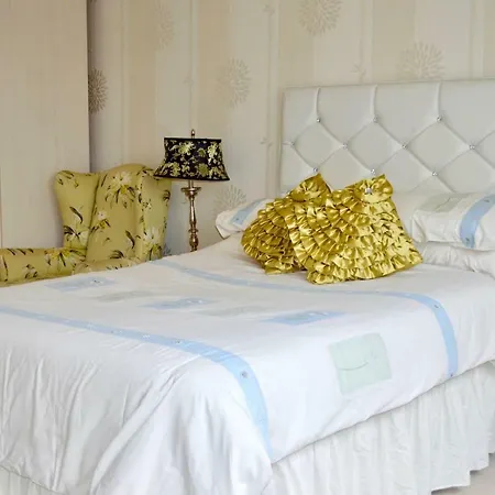 شقة Victorian 3 Bedroom In Scenic West End *