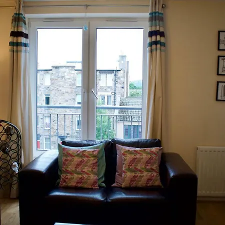 Central 1 Bedroom Homely Flat *
