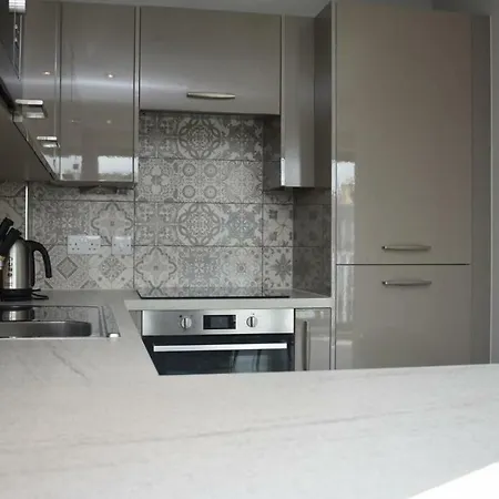 Spacious & Contemporary 1br Canalside * Edinburgh