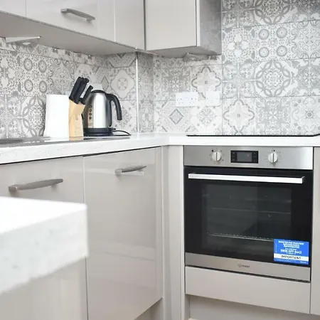Spacious & Contemporary 1br Canalside