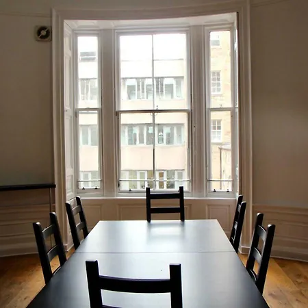 Luxury 5 Bedroom Central Flat With Castle Views