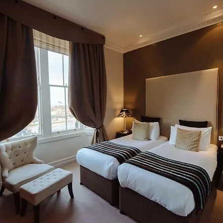 Hotell Fraser 4*