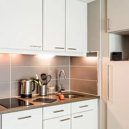 아다지오 에딘버러 로열 마일