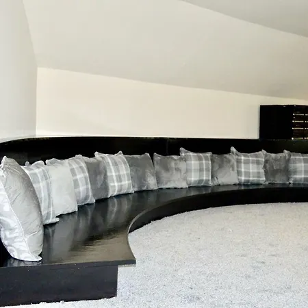 شقة Stylish Central 3 Bedroom *