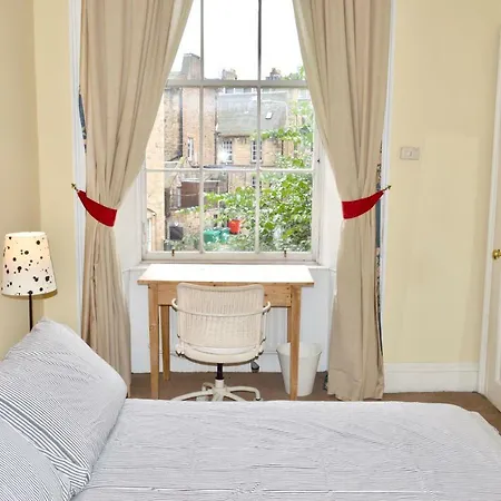 Διαμέρισμα Charming Traditional 2 Bedroom Flat In New Town