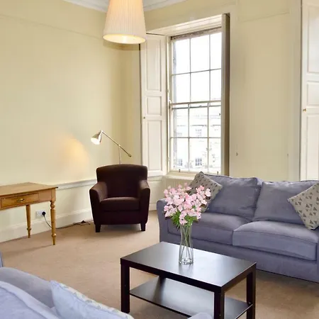 Διαμέρισμα Charming Traditional 2 Bedroom Flat In New Town *