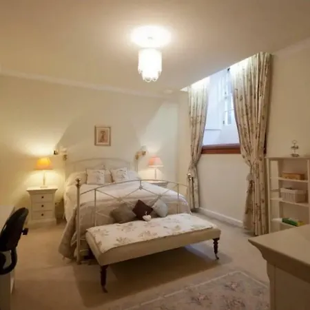 Luxury 3br New Town With Private Garden Edinburgh
