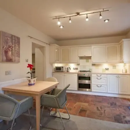 Luxury 3br New Town With Private Garden Apartment Edinburgh