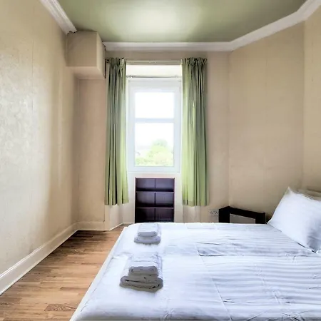 1br On Easter Road Edimburgo