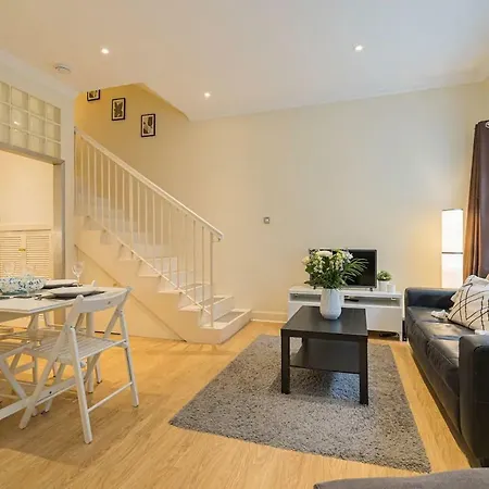 2br Grassmarket With Castle View Edinburgh