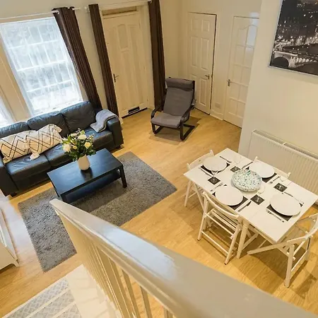 2br Grassmarket With Castle View Apartment Edinburgh