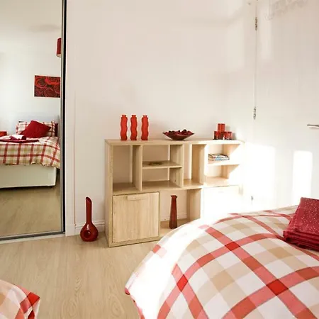 Quarto em Acomodações Particulares Gala - Free Parking