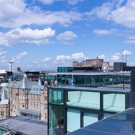 Stunning Quartermile Penthouse Apartment Edinburgh