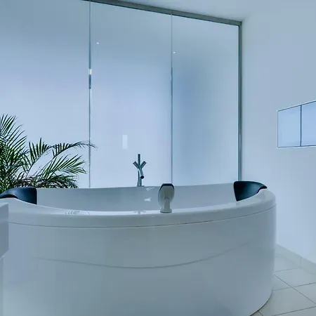 Apartment Stunning Quartermile Penthouse *
