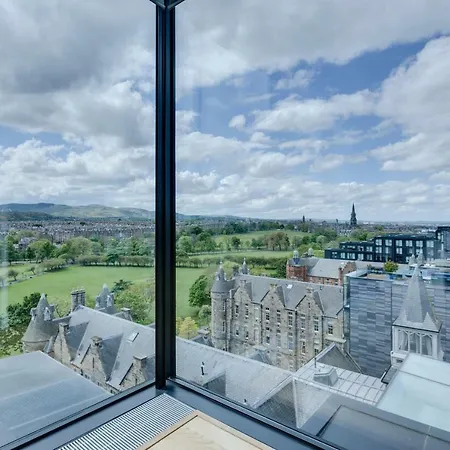 Stunning Quartermile Penthouse Apartment Edinburgh