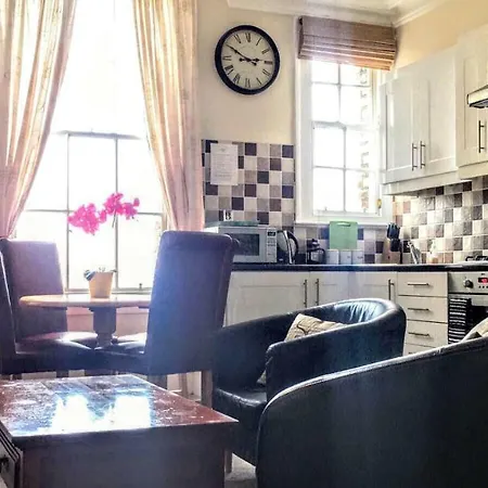 Bailie Royal Mile * Edimburgo