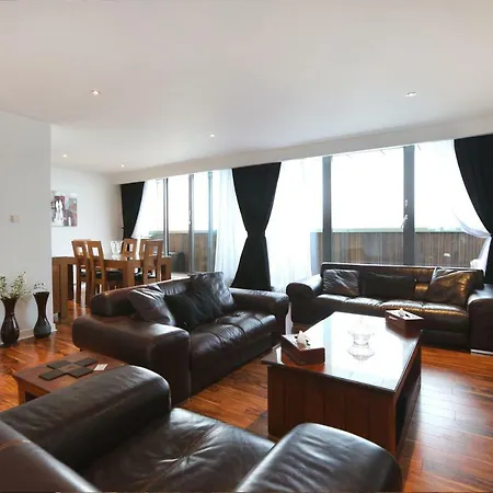 Penthouse Western Harbour Apartment Edinburgh