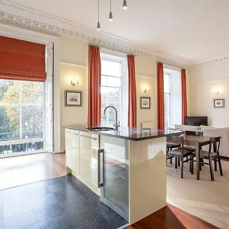 Stunning Heriot Row Apt شقة