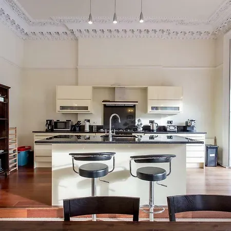 Stunning Heriot Row Apt