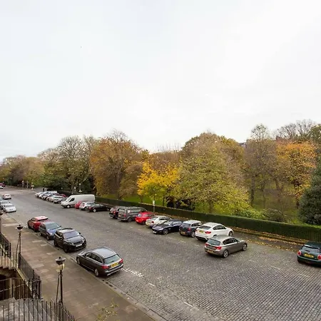 Stunning Heriot Row Apt شقة
